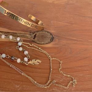 Small Town Girl bracket and necklace set